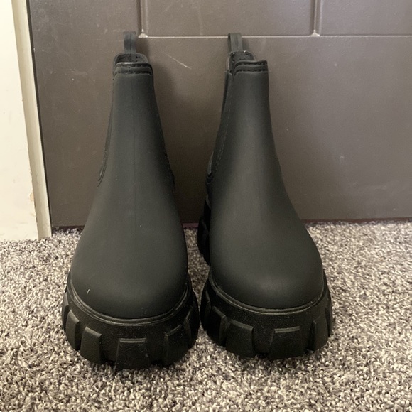 Jeffrey Campbell Platform Chelsea Boots - Picture 2 of 4